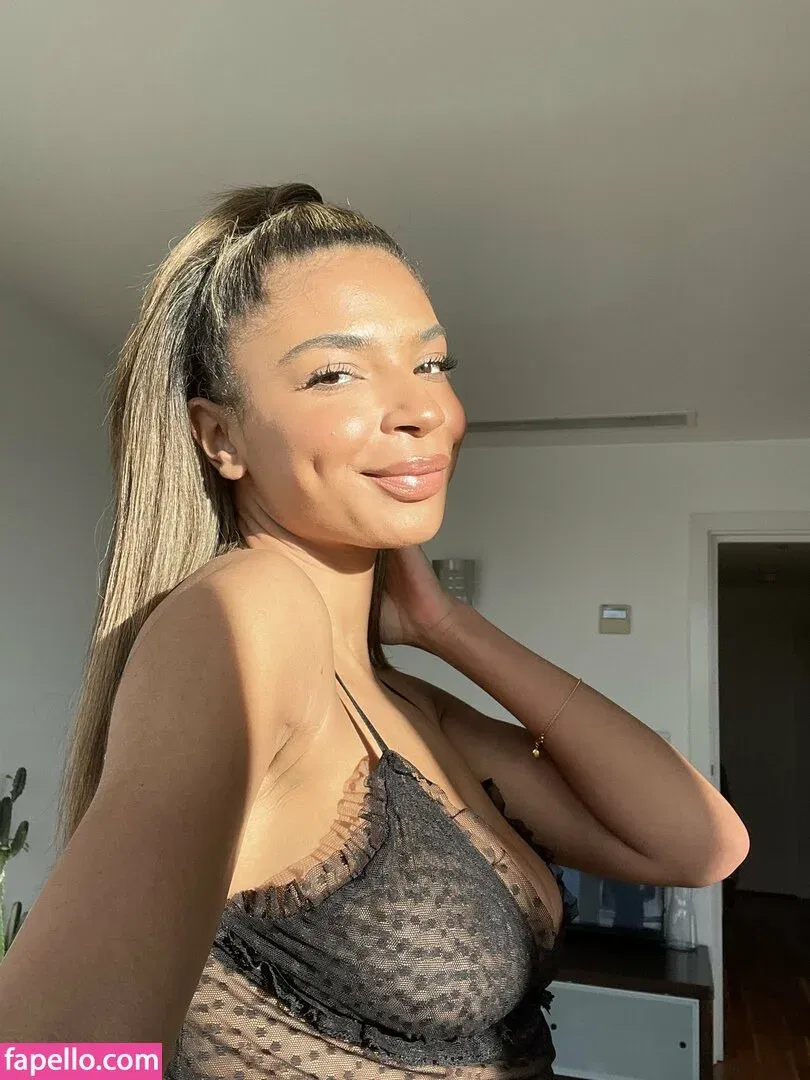 j__gri Onlyfans Photo Gallery 