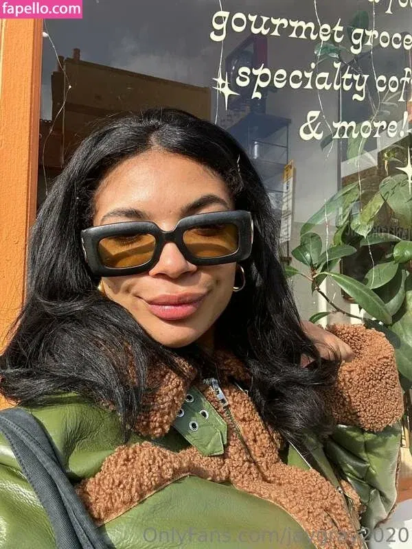 j__gri Onlyfans Photo Gallery 