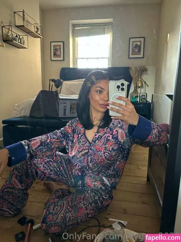 j__gri Onlyfans Photo Gallery 