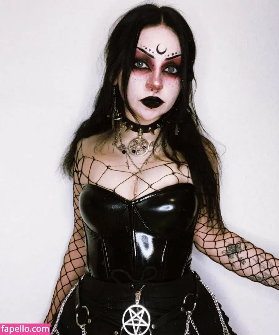 NevernaNoir Onlyfans Photo Gallery 
