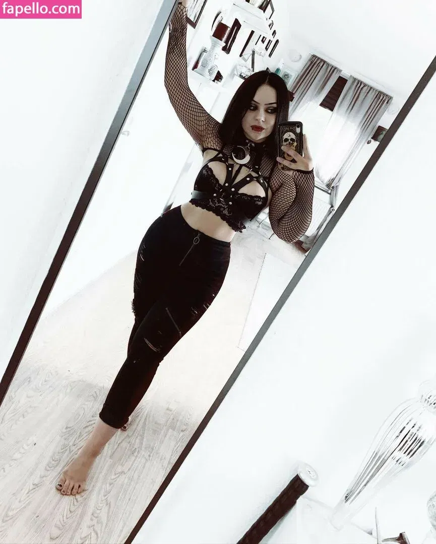 NevernaNoir Onlyfans Photo Gallery 