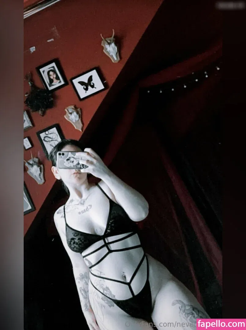 NevernaNoir Onlyfans Photo Gallery 