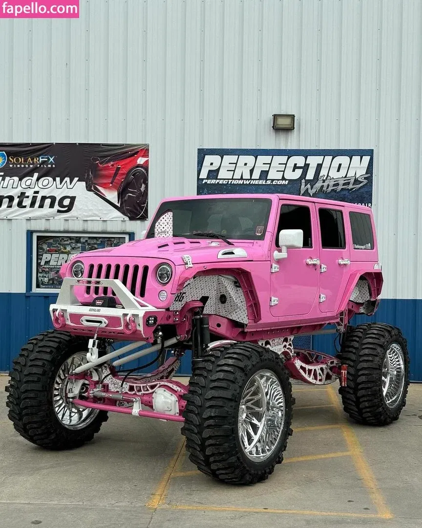 Barbiejeepgirl Onlyfans Photo Gallery 