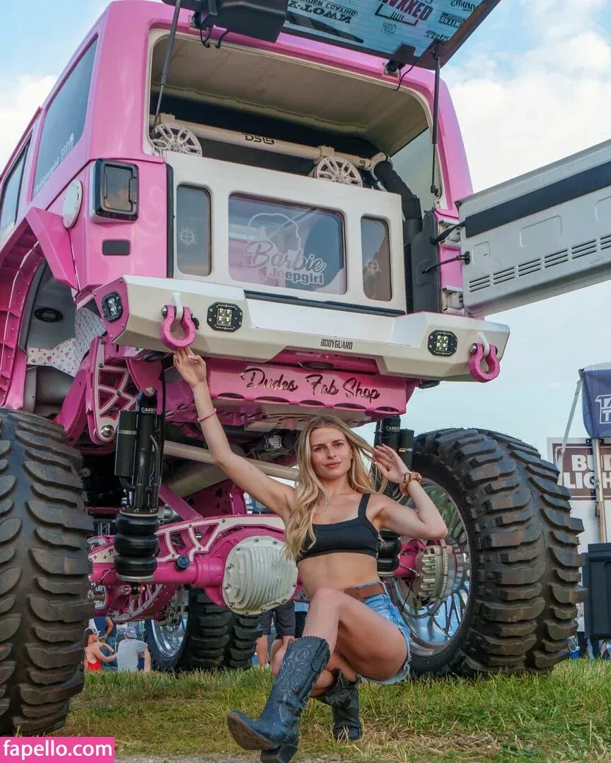 Barbiejeepgirl Onlyfans Photo Gallery 