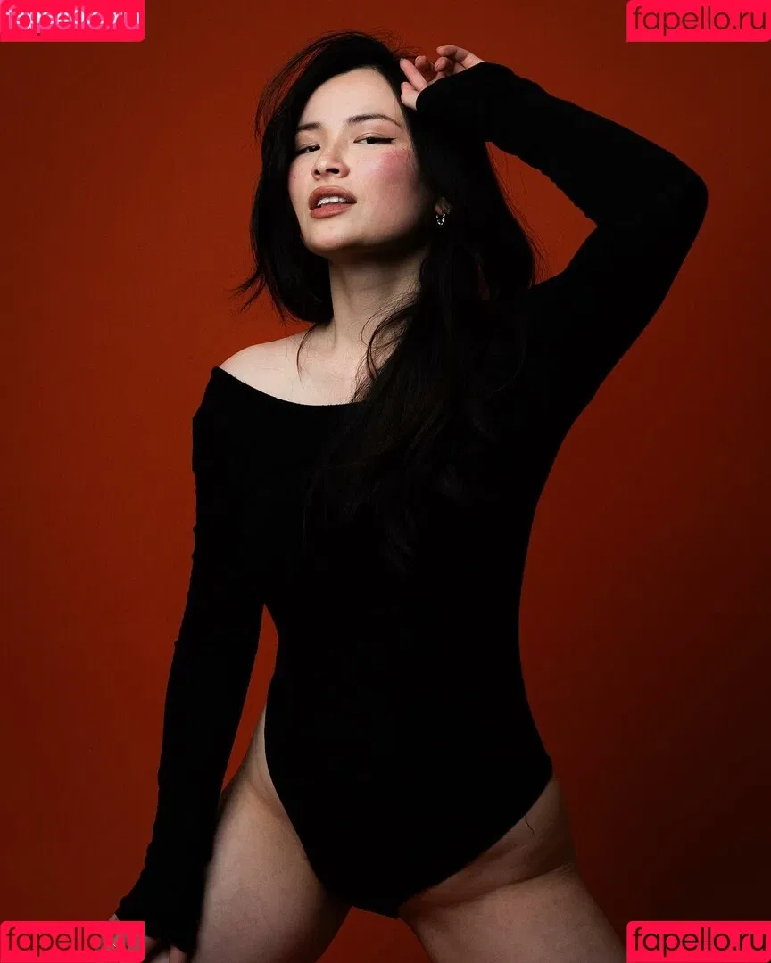 Liana Chau / liana_del_rey Onlyfans Photo Gallery 