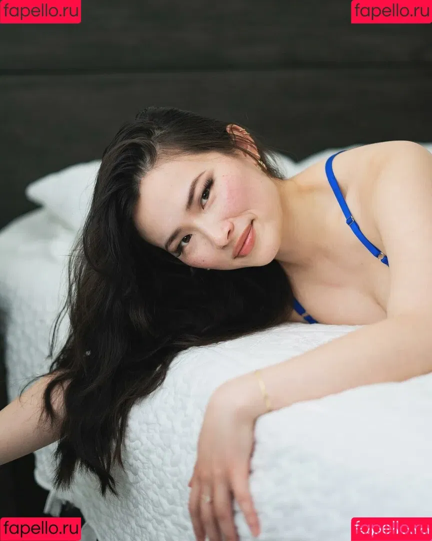 Liana Chau / liana_del_rey Onlyfans Photo Gallery 