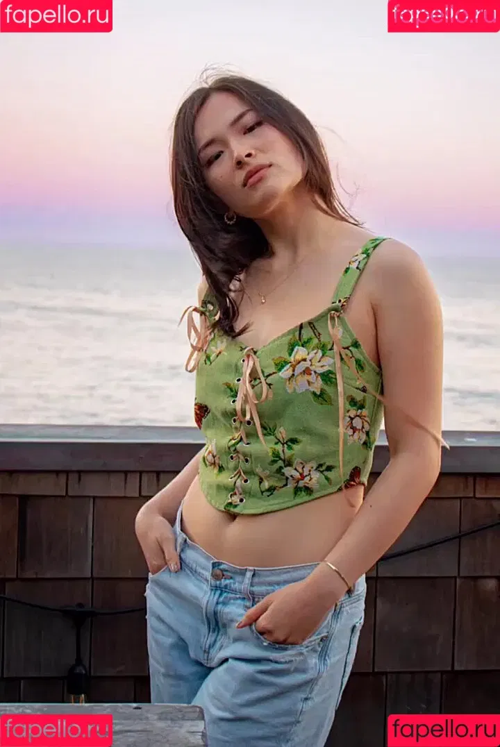Liana Chau / liana_del_rey Onlyfans Photo Gallery 