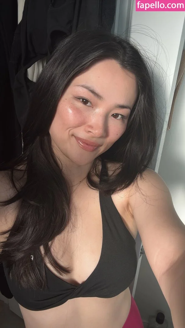 Liana Chau / liana_del_rey Onlyfans Photo Gallery 