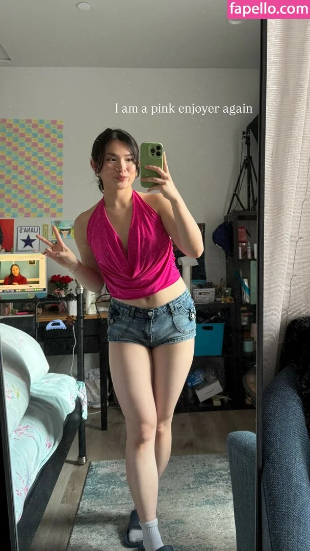 Liana Chau / liana_del_rey Onlyfans Photo Gallery 