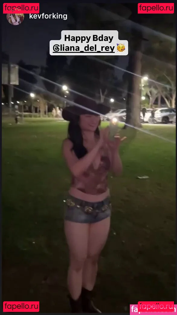 Liana Chau / liana_del_rey Onlyfans Photo Gallery 