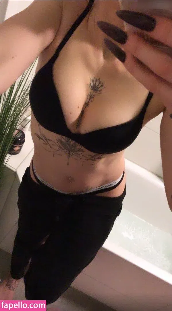 Nicole Anna Onlyfans Photo Gallery 