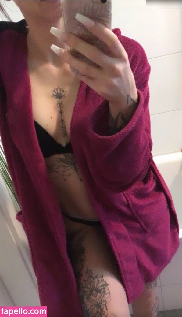 Nicole Anna Onlyfans Photo Gallery 