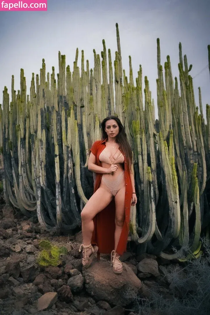 SweetTits20 Onlyfans Photo Gallery 