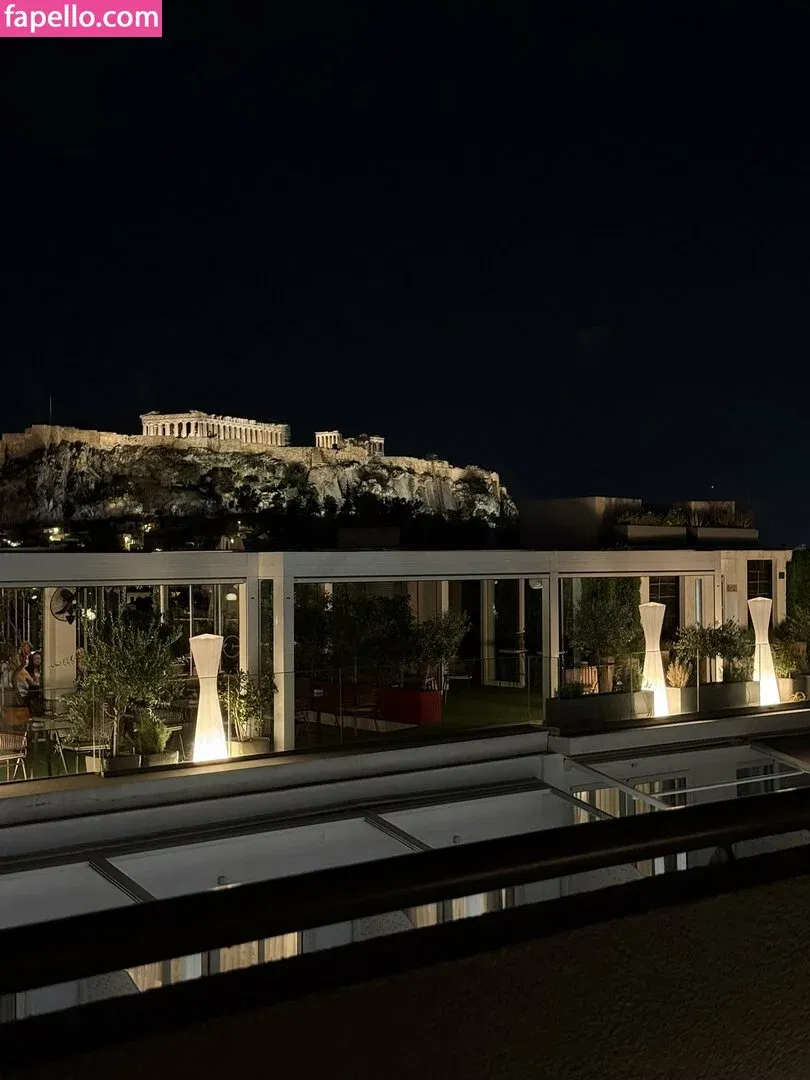 SweetTits20 Onlyfans Photo Gallery 