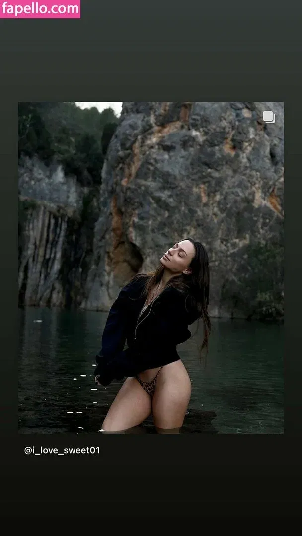 SweetTits20 Onlyfans Photo Gallery 