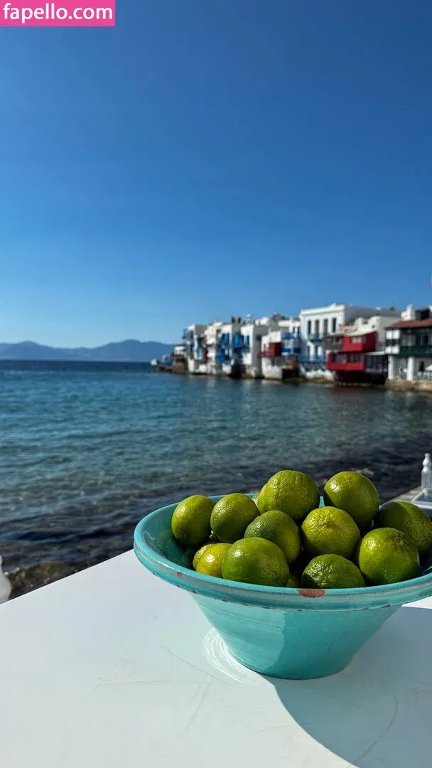 SweetTits20 Onlyfans Photo Gallery 