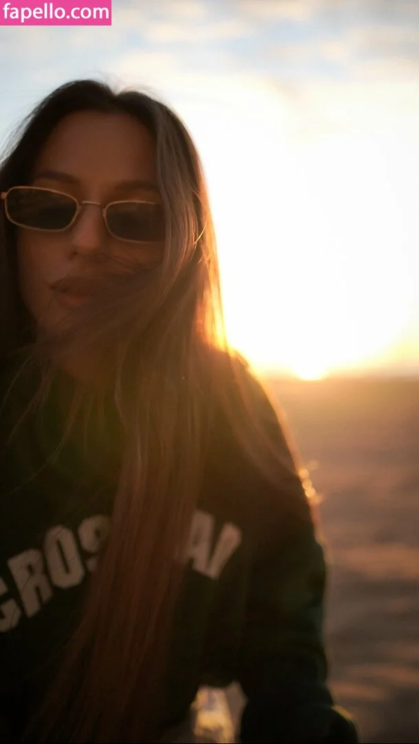 SweetTits20 Onlyfans Photo Gallery 