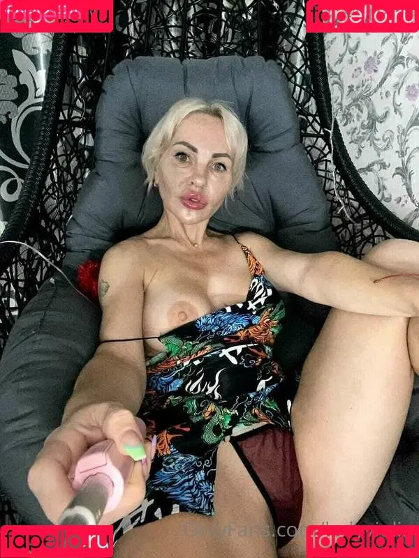 Nessi The Violinist Onlyfans Photo Gallery 