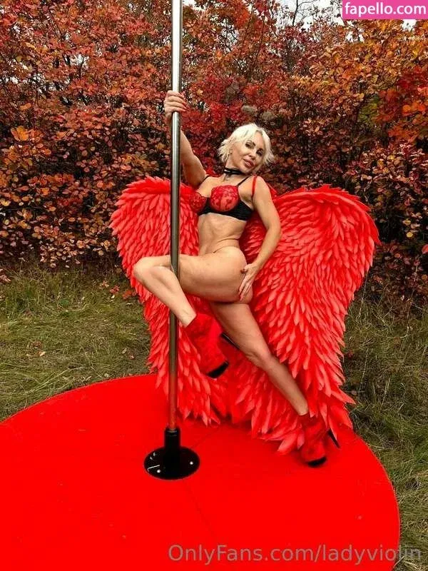 Nessi The Violinist Onlyfans Photo Gallery 