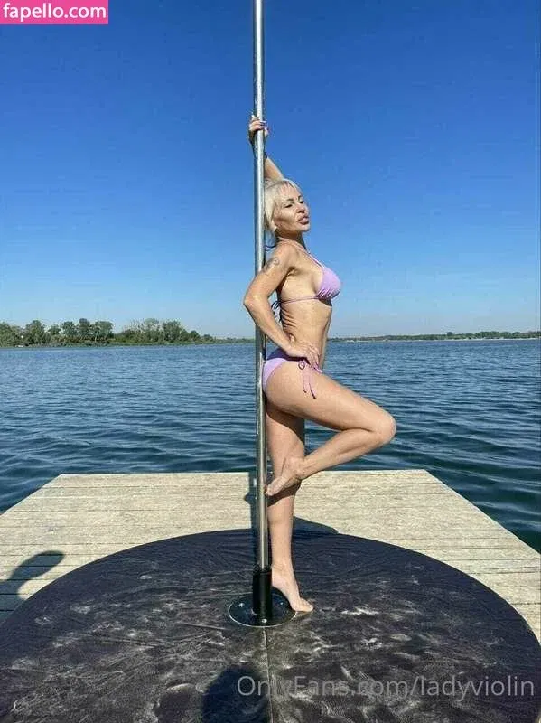 Nessi The Violinist Onlyfans Photo Gallery 