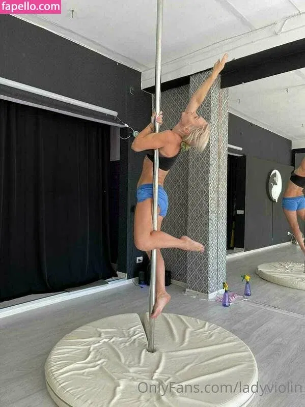 Nessi The Violinist Onlyfans Photo Gallery 