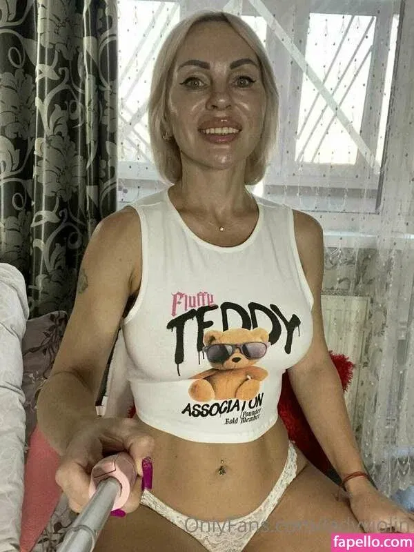 Nessi The Violinist Onlyfans Photo Gallery 