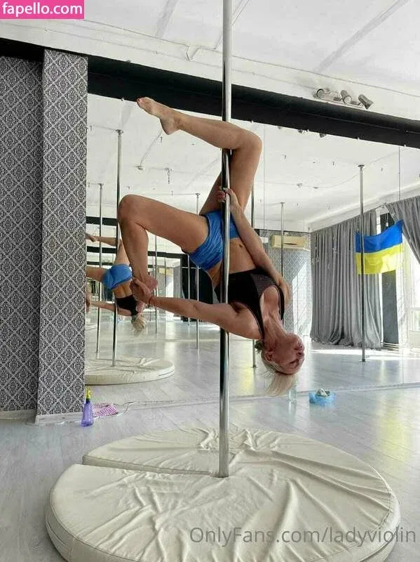 Nessi The Violinist Onlyfans Photo Gallery 