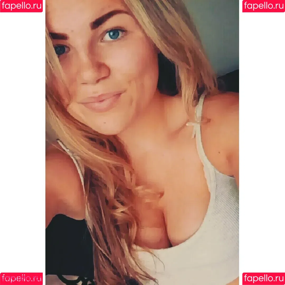 Naomi M Onlyfans Photo Gallery 
