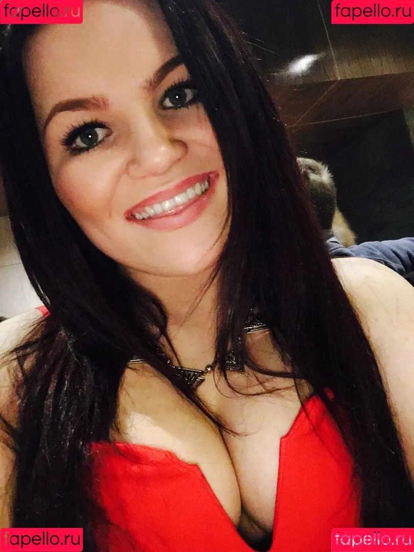 Naomi M Onlyfans Photo Gallery 