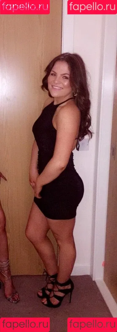 Naomi M Onlyfans Photo Gallery 