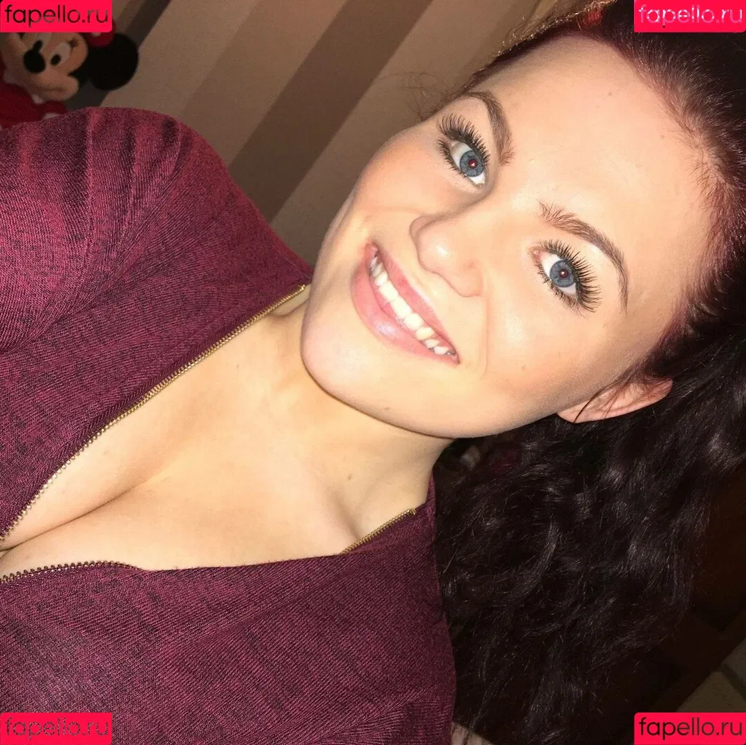 Naomi M Onlyfans Photo Gallery 