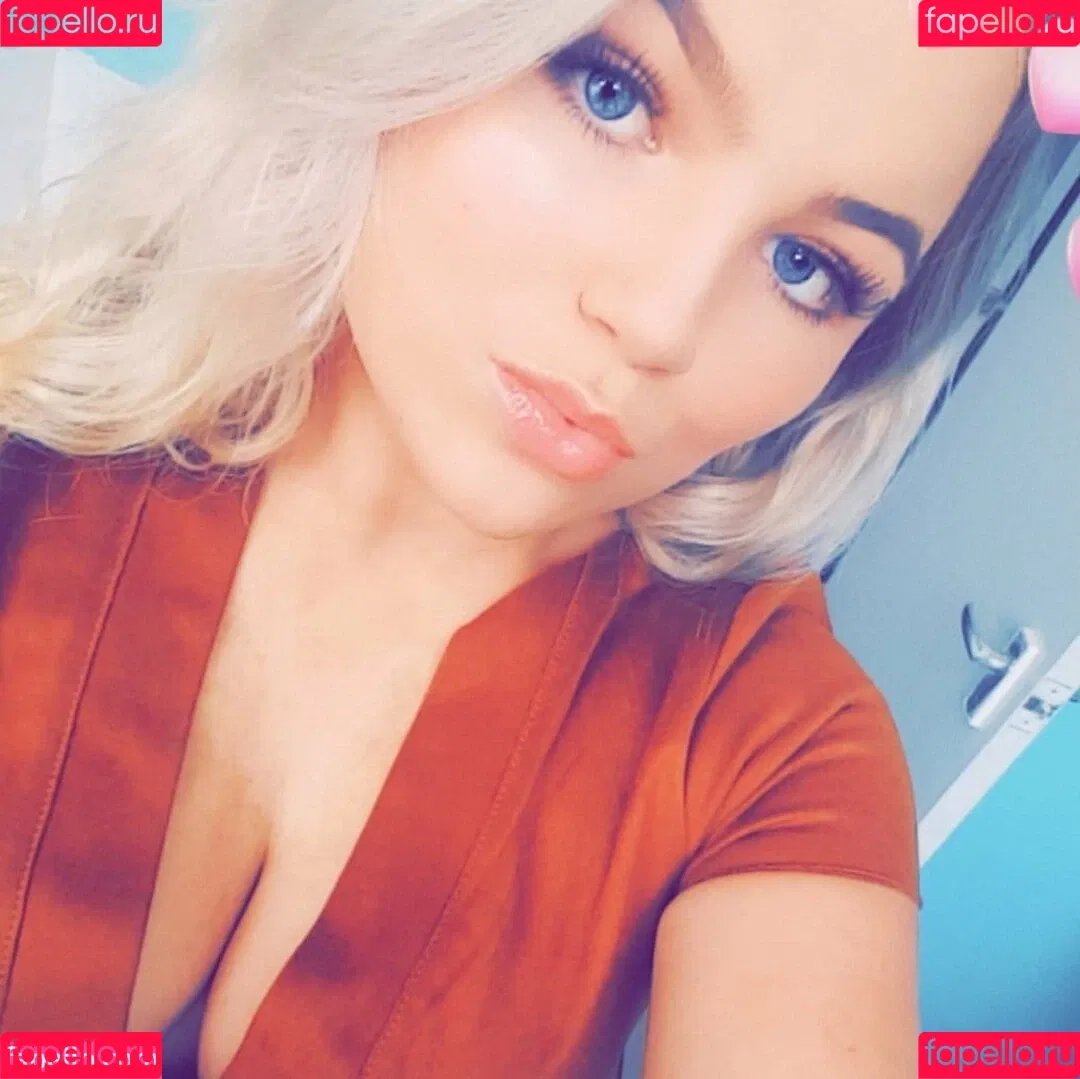 Naomi M Onlyfans Photo Gallery 