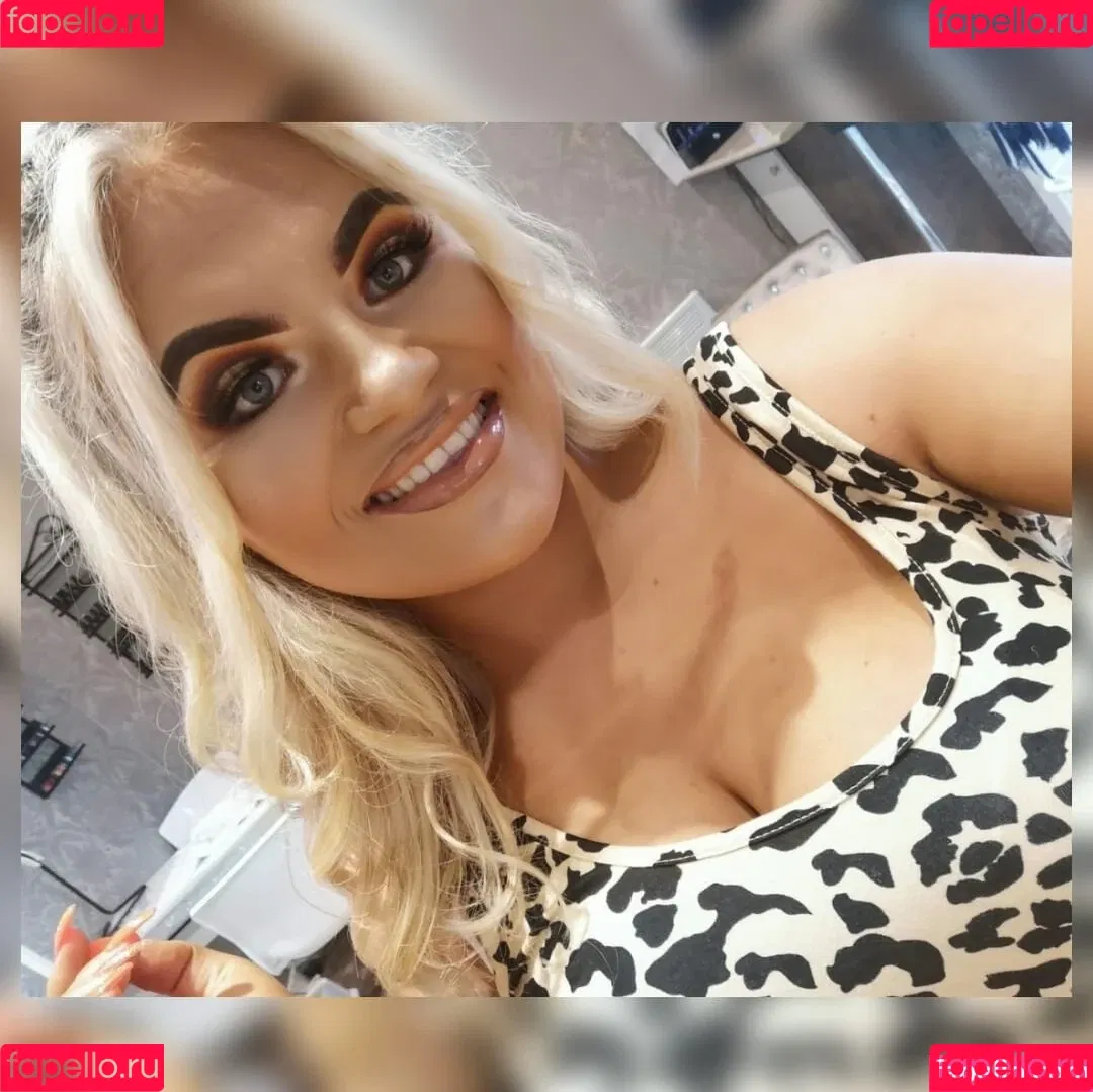 Naomi M Onlyfans Photo Gallery 