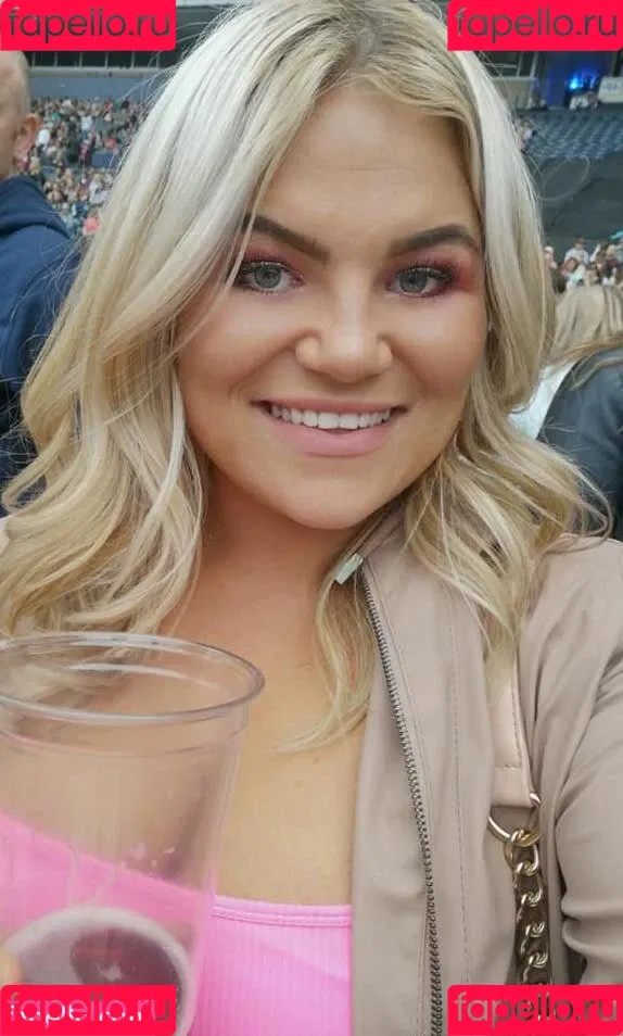 Naomi M Onlyfans Photo Gallery 