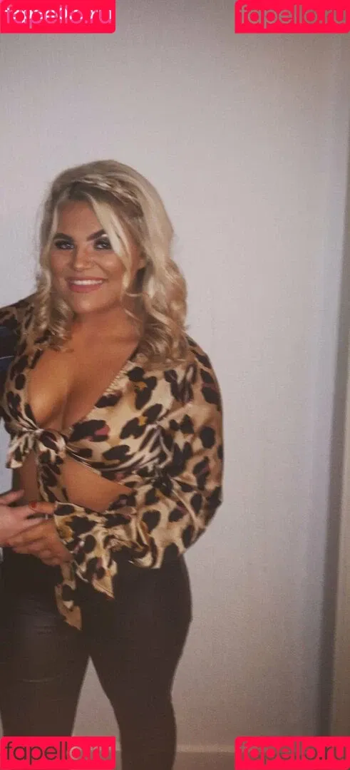 Naomi M Onlyfans Photo Gallery 