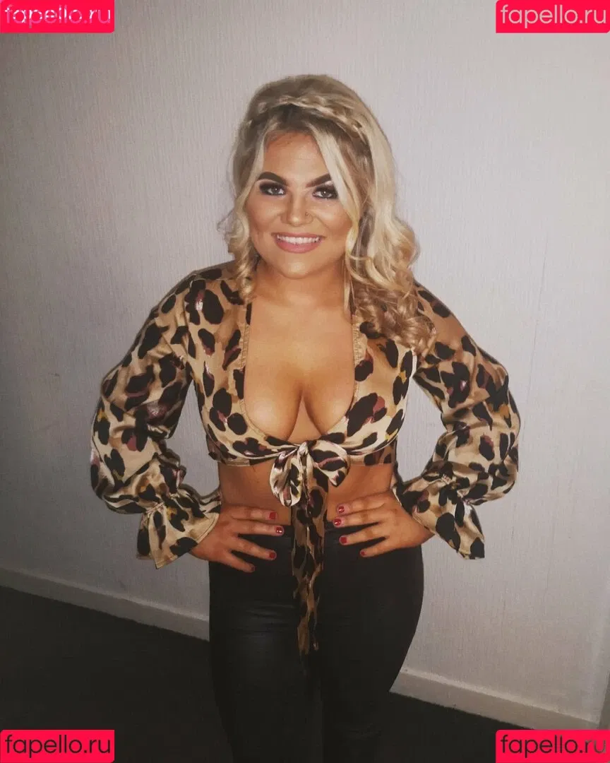 Naomi M Onlyfans Photo Gallery 