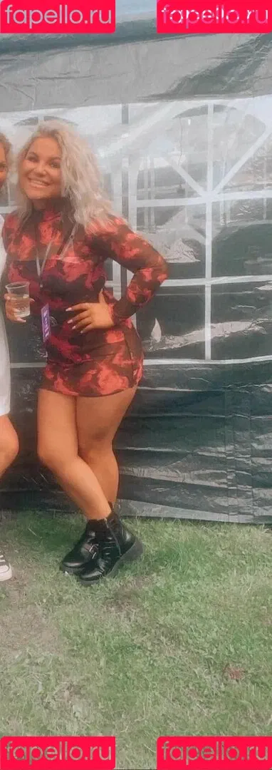 Naomi M Onlyfans Photo Gallery 