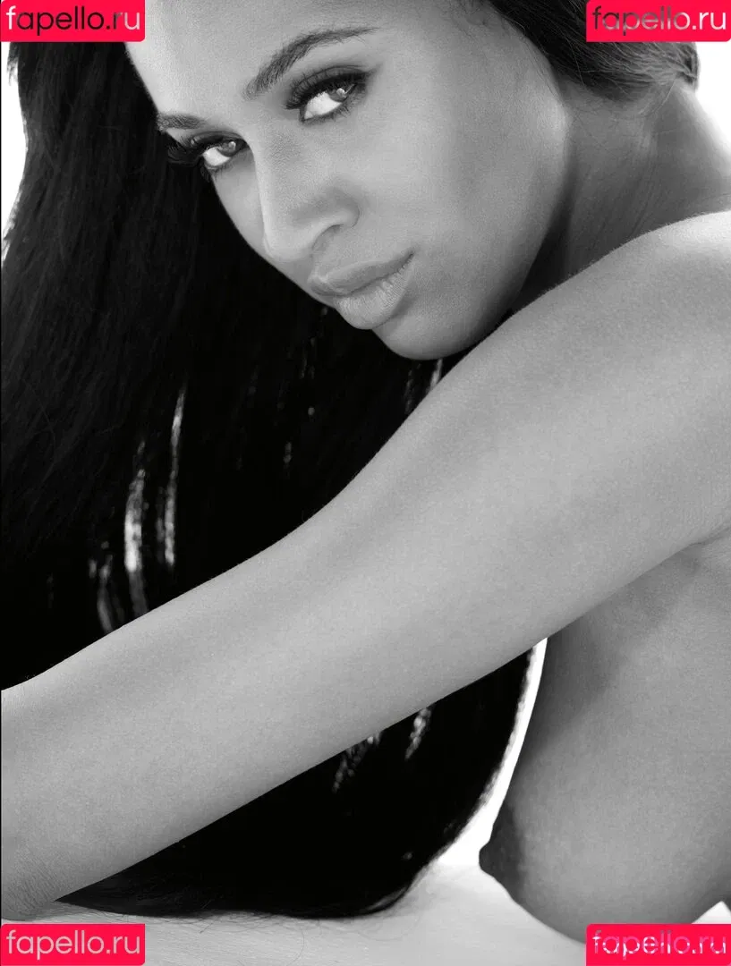 Sarah Joelle Jahnel Onlyfans Photo Gallery 