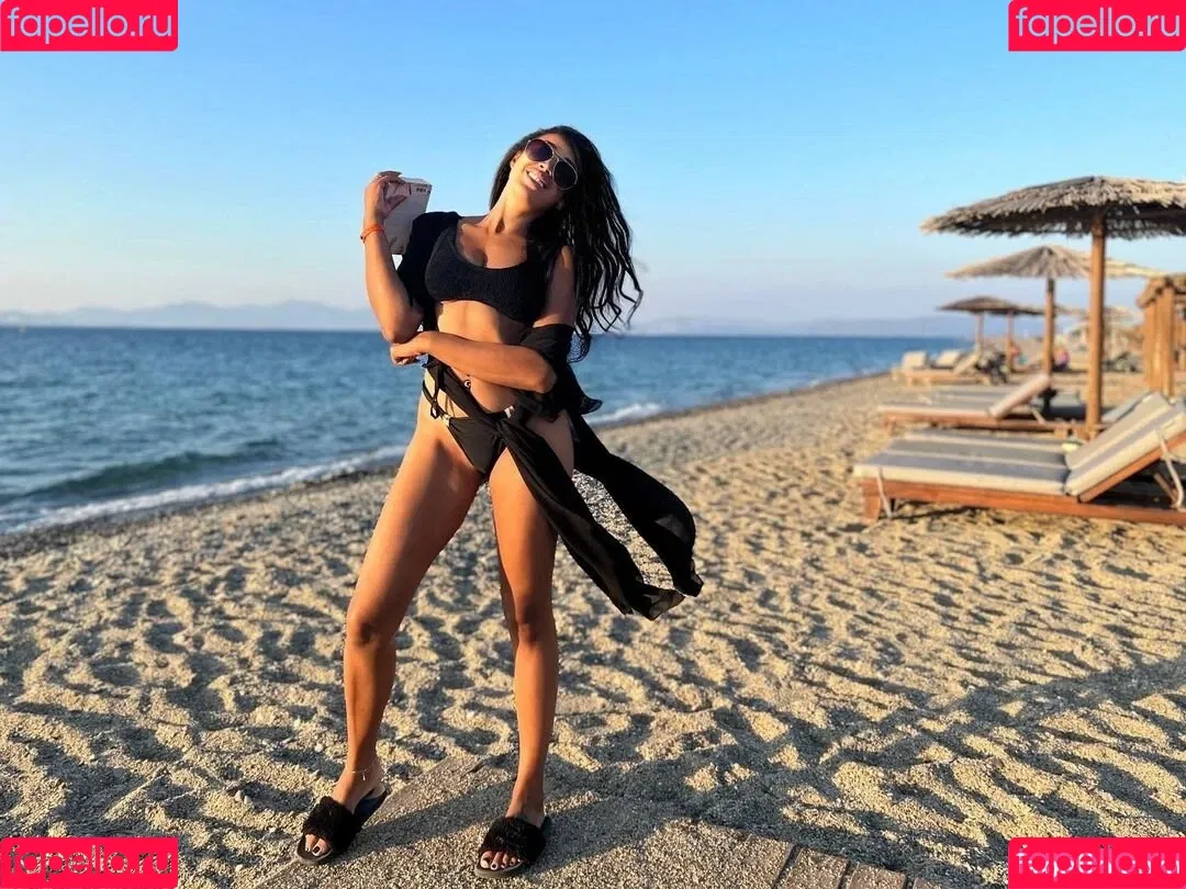 Sarah Joelle Jahnel Onlyfans Photo Gallery 