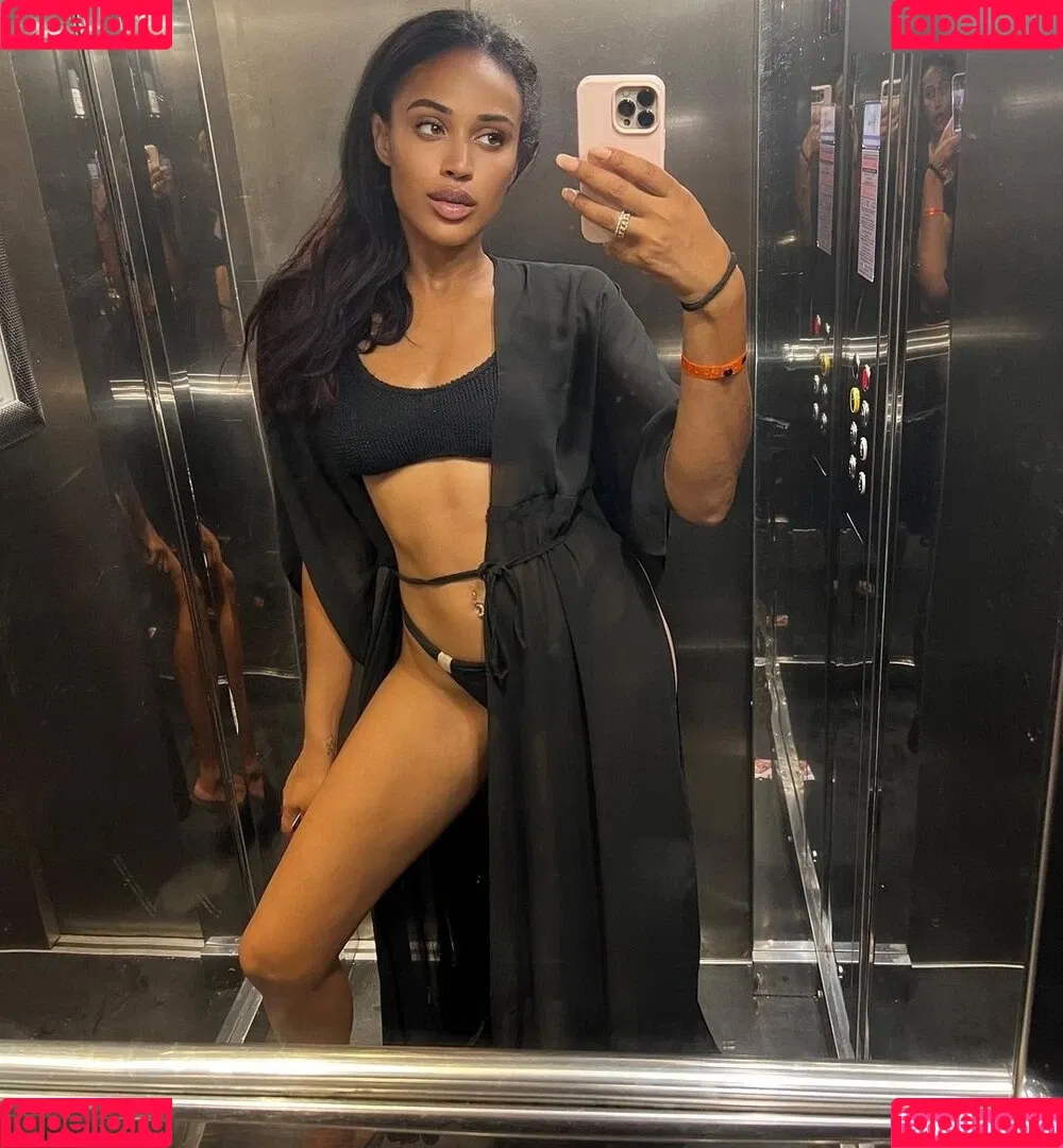 Sarah Joelle Jahnel Onlyfans Photo Gallery 
