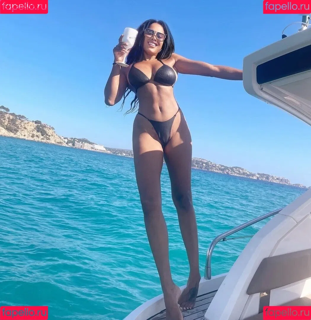 Sarah Joelle Jahnel Onlyfans Photo Gallery 