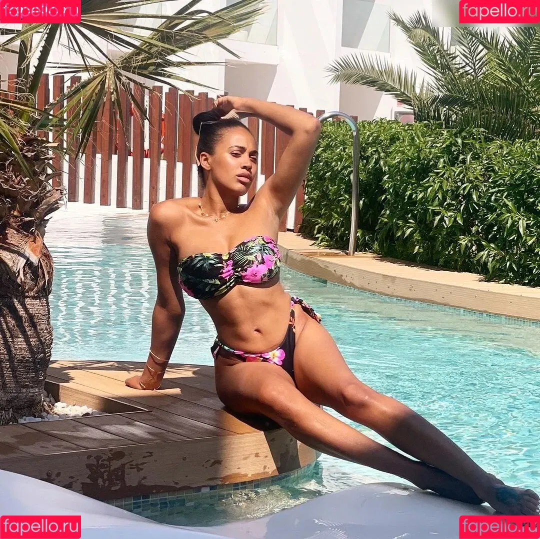 Sarah Joelle Jahnel Onlyfans Photo Gallery 
