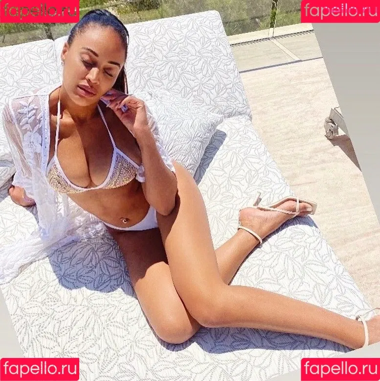Sarah Joelle Jahnel Onlyfans Photo Gallery 