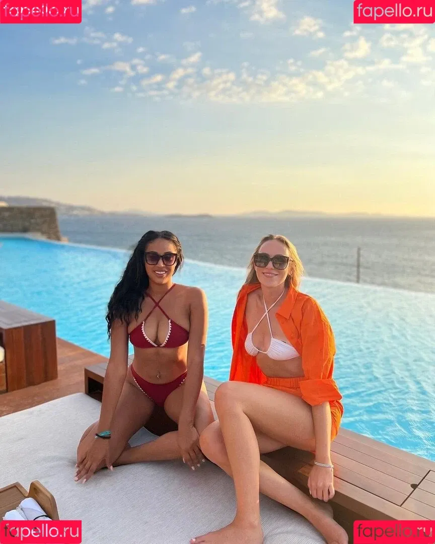 Sarah Joelle Jahnel Onlyfans Photo Gallery 