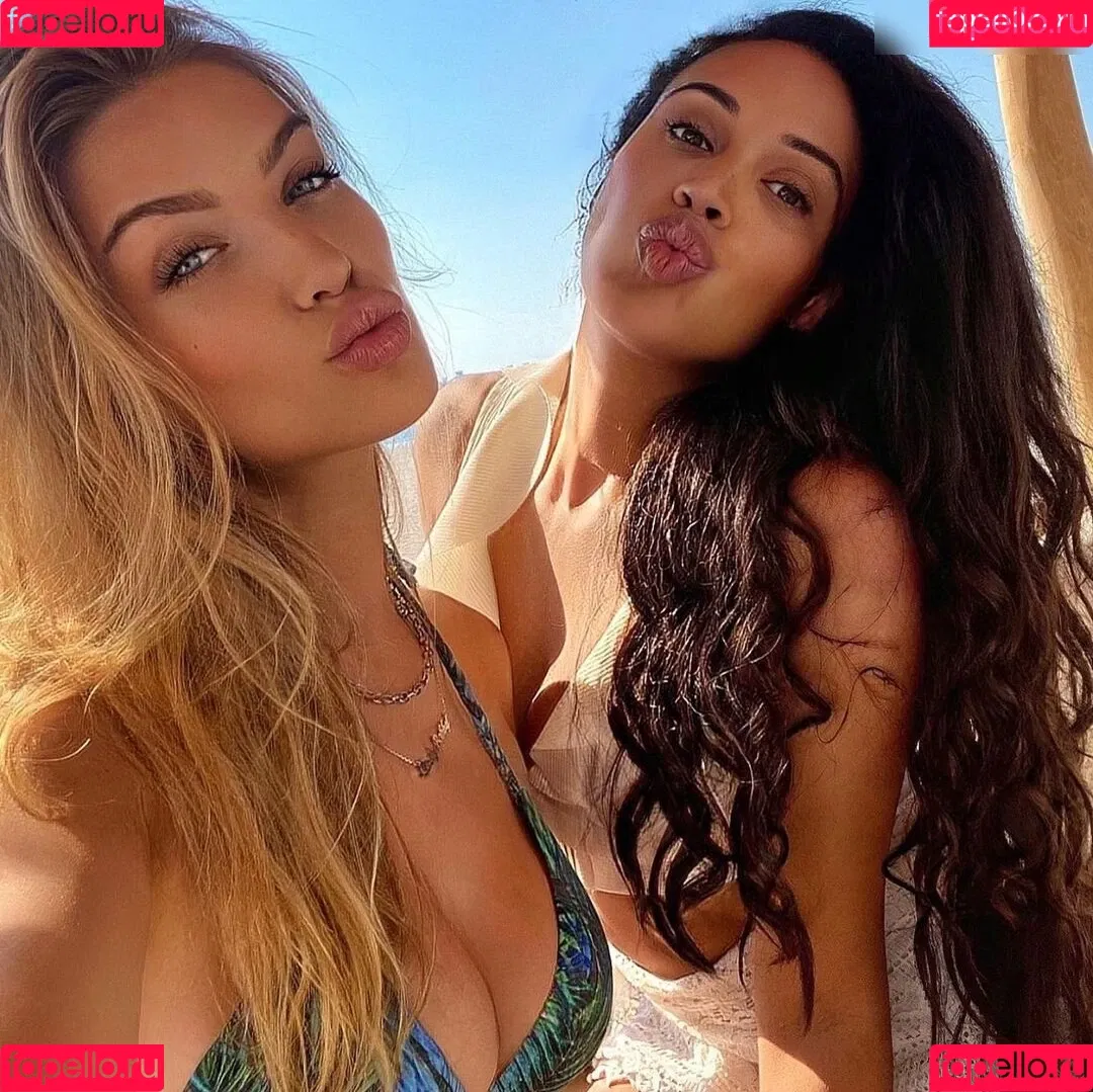 Sarah Joelle Jahnel Onlyfans Photo Gallery 