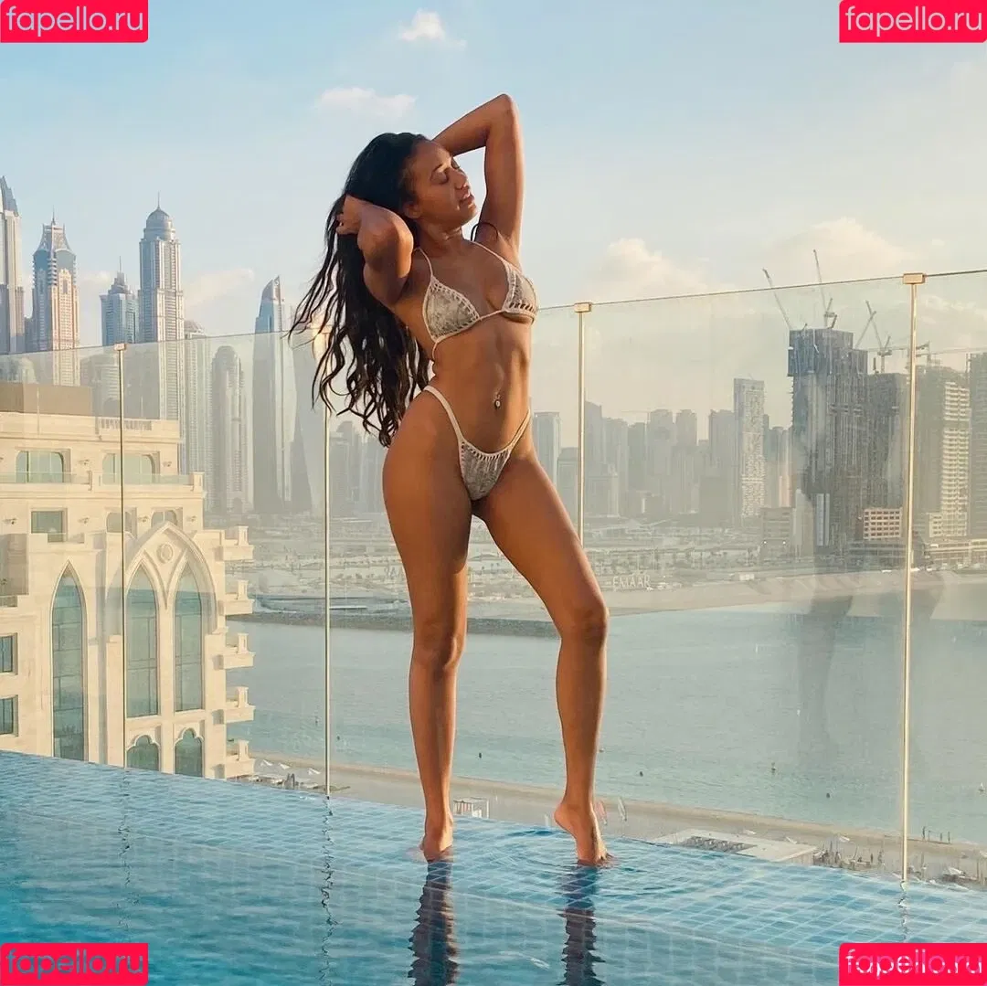 Sarah Joelle Jahnel Onlyfans Photo Gallery 