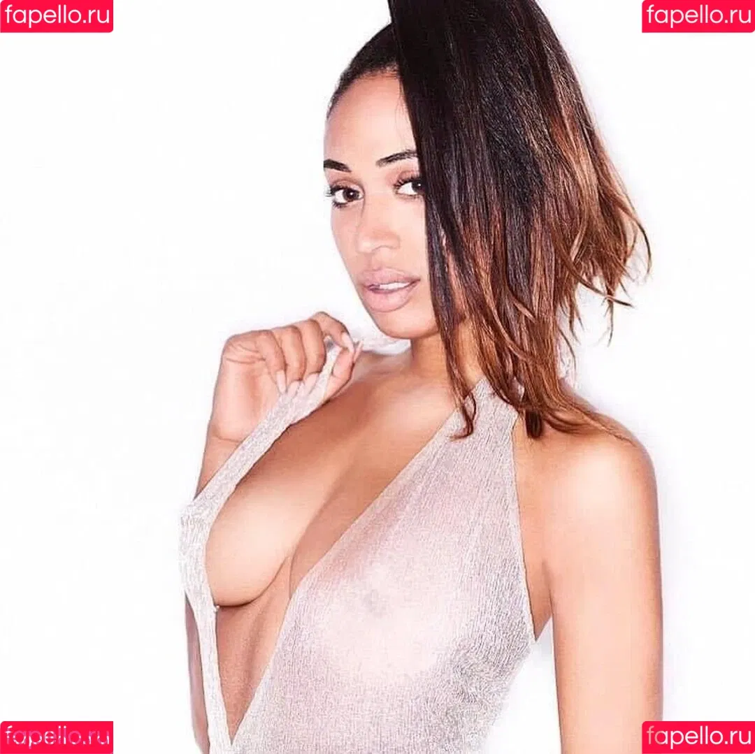 Sarah Joelle Jahnel Onlyfans Photo Gallery 