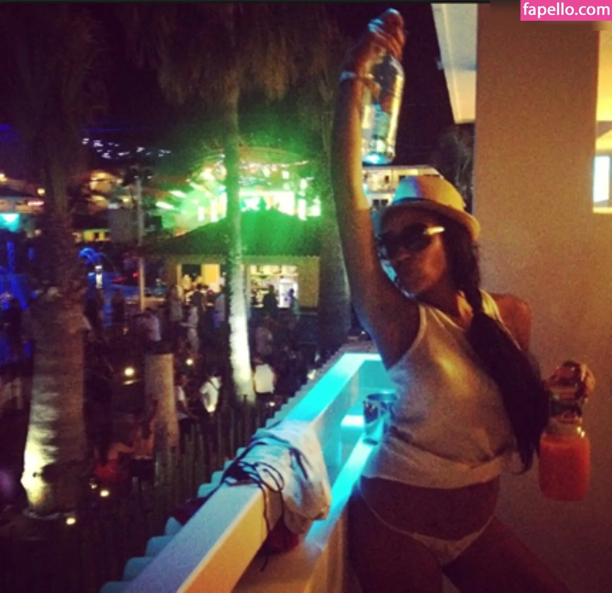 Sarah Joelle Jahnel Onlyfans Photo Gallery 