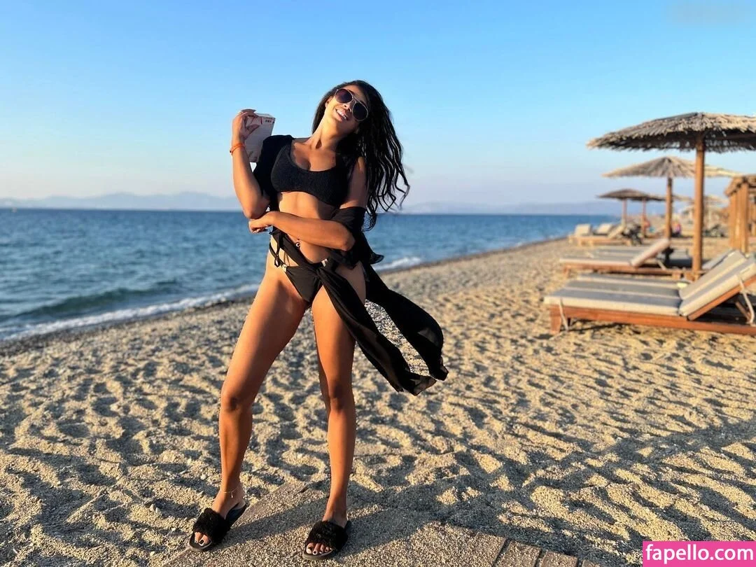 Sarah Joelle Jahnel Onlyfans Photo Gallery 