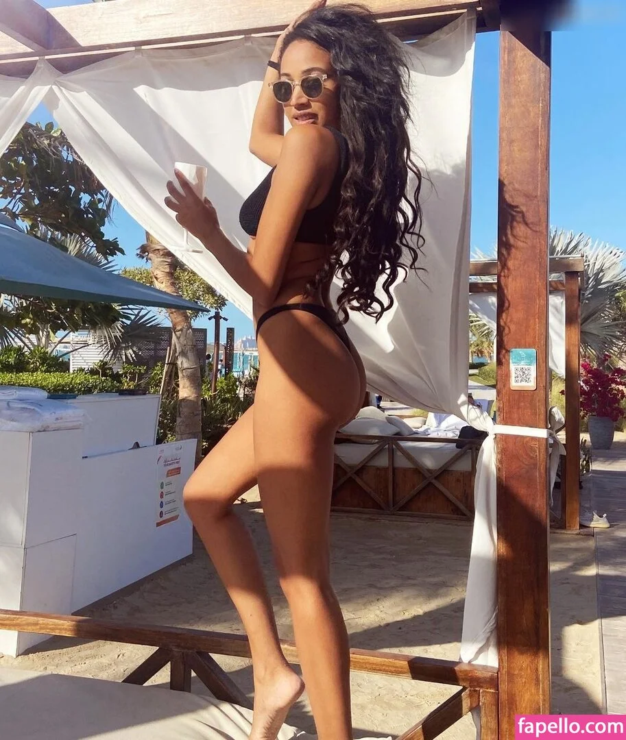 Sarah Joelle Jahnel Onlyfans Photo Gallery 